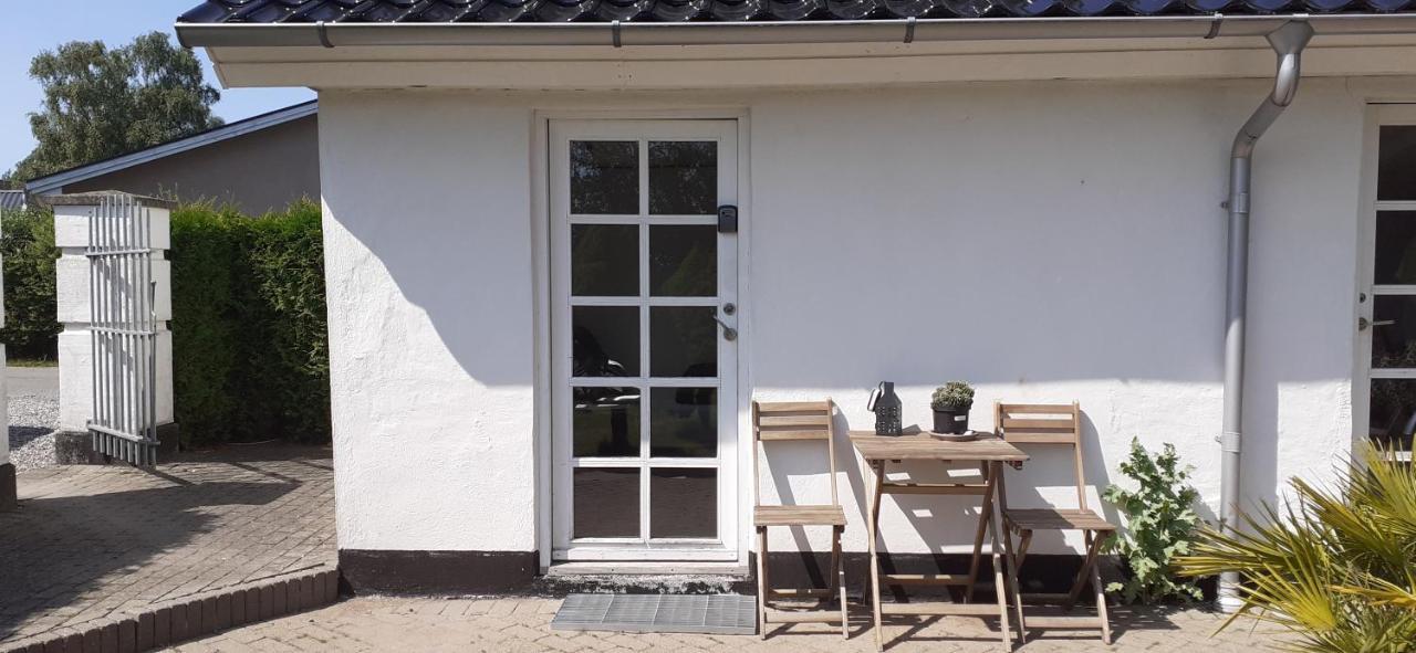 Cozy Tiny Room, Mini Kitchen And Bathroom Otterup Exterior photo