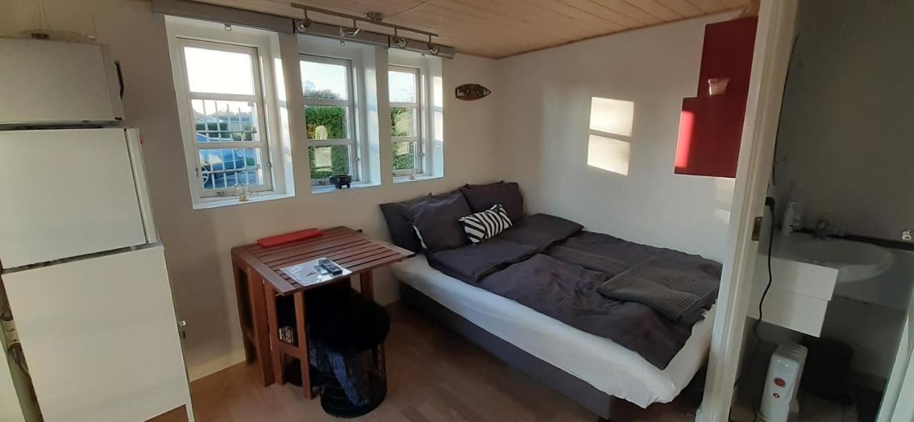 Cozy Tiny Room, Mini Kitchen And Bathroom Otterup Room photo